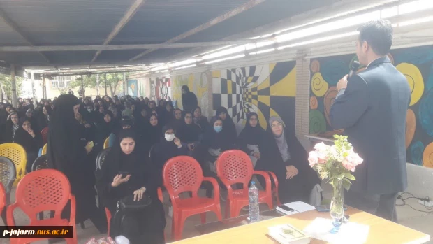 سخنرانی همکاران مرکز در کارگاه آموزشی انتخاب رشته هنرستان های پروین و پویای جاجرم 2