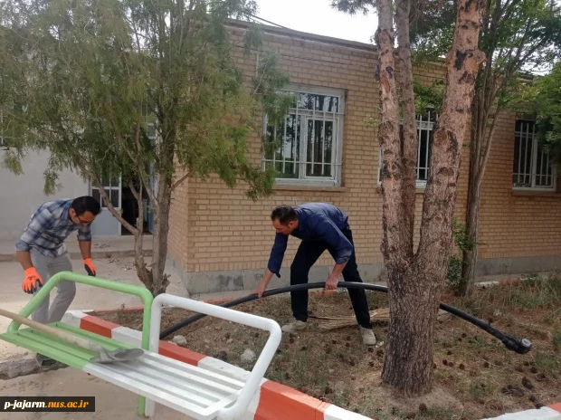 لوله کشی کم فشار فضای سبز دانشکده توسط کارکنان 4