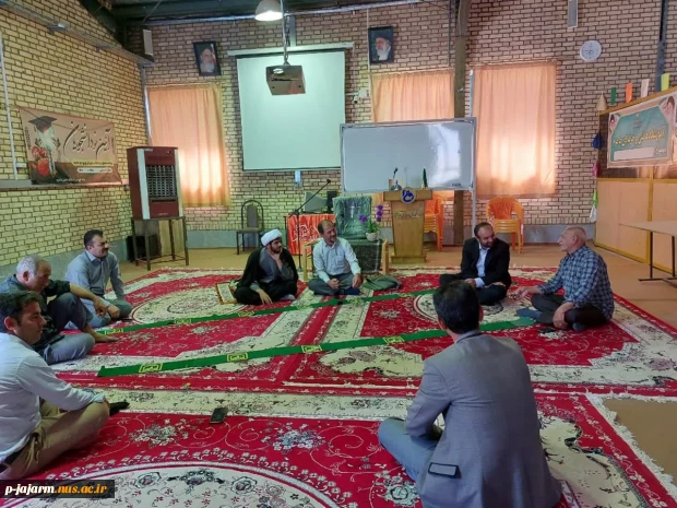 در راستای گرامیداشت هفته دفاع مقدس  انجام شد : جلسه بیان خاطره توسط  رزمنده گرانقدر 8 سال دفاع مقدس حاج حسین خوش قدم 2
