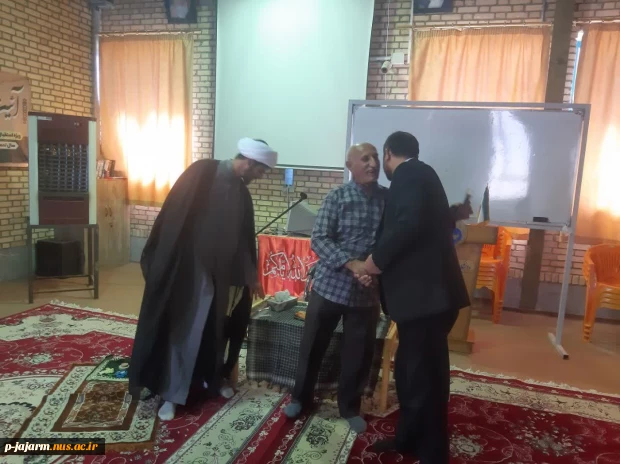 در راستای گرامیداشت هفته دفاع مقدس  انجام شد : جلسه بیان خاطره توسط  رزمنده گرانقدر 8 سال دفاع مقدس حاج حسین خوش قدم 3