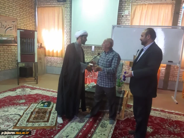 در راستای گرامیداشت هفته دفاع مقدس  انجام شد : جلسه بیان خاطره توسط  رزمنده گرانقدر 8 سال دفاع مقدس حاج حسین خوش قدم 7