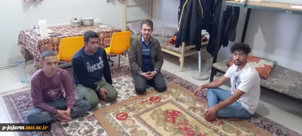 نشست صمیمی رئیس اداره امور دانشجویان مرکز  با دانشجویان خوابگاهی 3