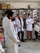 بازدید علمی تعدادی از دانشجویان دانشگاه های آزاد اسلامی و  دانشگاه علمی کاربردی مرکز جاجرم از کارگاه و آزمایشگاه های صنایع شیمیایی و  مهندسی شیمی آموزشکده فنی و حرفه ای جاجرم 9 دی ماه 1402 5