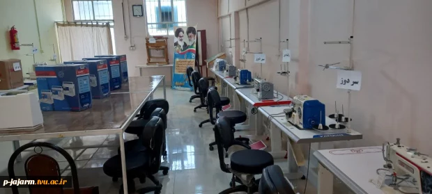 آئین افتتاح و رونمایی از تجهیزات کارگاه شماره دو طراحی دوخت دانشکده فنی و حرفه ای جاجرم اهدایی شرکت ملی نفت ایران 3