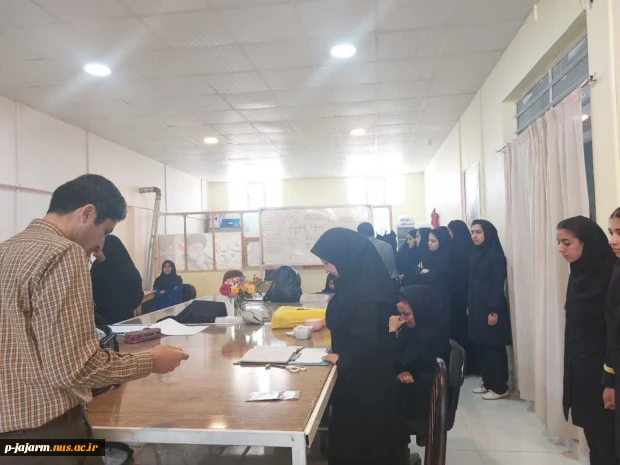 بازدید دانش آموزان هنرستان دخترانه عترت شهرستان گرمه از کارگاه ها و امکانات رشته طراحی و دوخت دانشکده فنی و حرفه ای جاجرم  3
