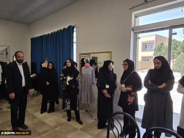 برگزاری جلسات دفاع از پایان نامه کارشناسی رشته طراحی و دوخت - 4 تیرماه 1404 38