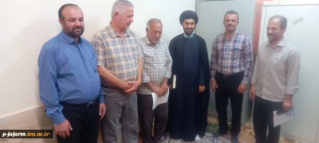 به مناسبت هفته دفاع مقدس تقدیر از  همکار محترم جناب آقای احمدرضا حسین نیا رزمنده و ایثارگرِ دوران دفاع مقدس 3