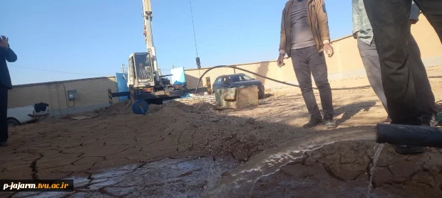 انجام عملیات بهره برداری از چاه آب  در آموزشکده ملی مهارت جاجرم 12