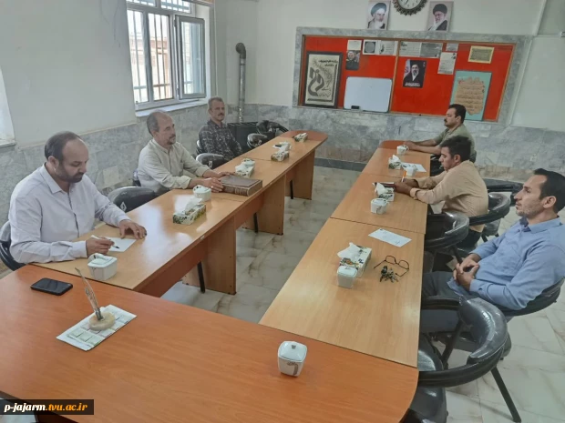 برگزاری جلسه شورای آموزشی مرکز با موضوع نحوه برگزاری کلاسها  و همچنین برگزاری امتحانات پایان ترم 
شنبه 9 خرداد 1405 3